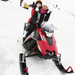 雪地摩托车履带式雪地摩托雪地驾驶注意事项
