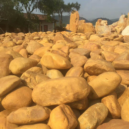 供应吨位黄蜡石从品种到质量   让您看到心仪的石头展示     
