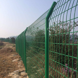 绿色护栏网 昆明道路护栏网 框架园林护栏网厂家