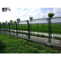 漯河护栏网-超兴铁丝防护网-绿色绿化带护栏网