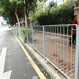 深圳路中间护栏 人行道边栏杆生产厂家 深标护栏