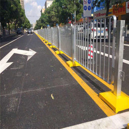 港式护栏现货供应 深圳中分带护栏 公路隔离栏杆