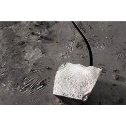 研磨硅铁粉报价-鹏大金属材料(在线咨询)-新疆研磨硅铁粉
