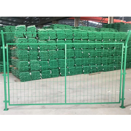 超兴铁丝防护网-吴忠护栏网-绿色圈地护栏网