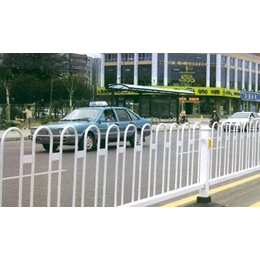 马路栏杆-桂吉铸造-马路栏杆安装